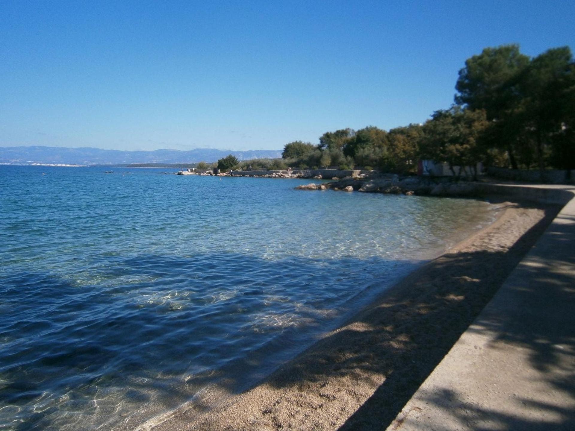 Apartments Kate - 100 M From Beach Malinska Exterior photo